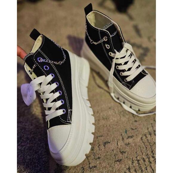 Shoes - Women’s sneakers